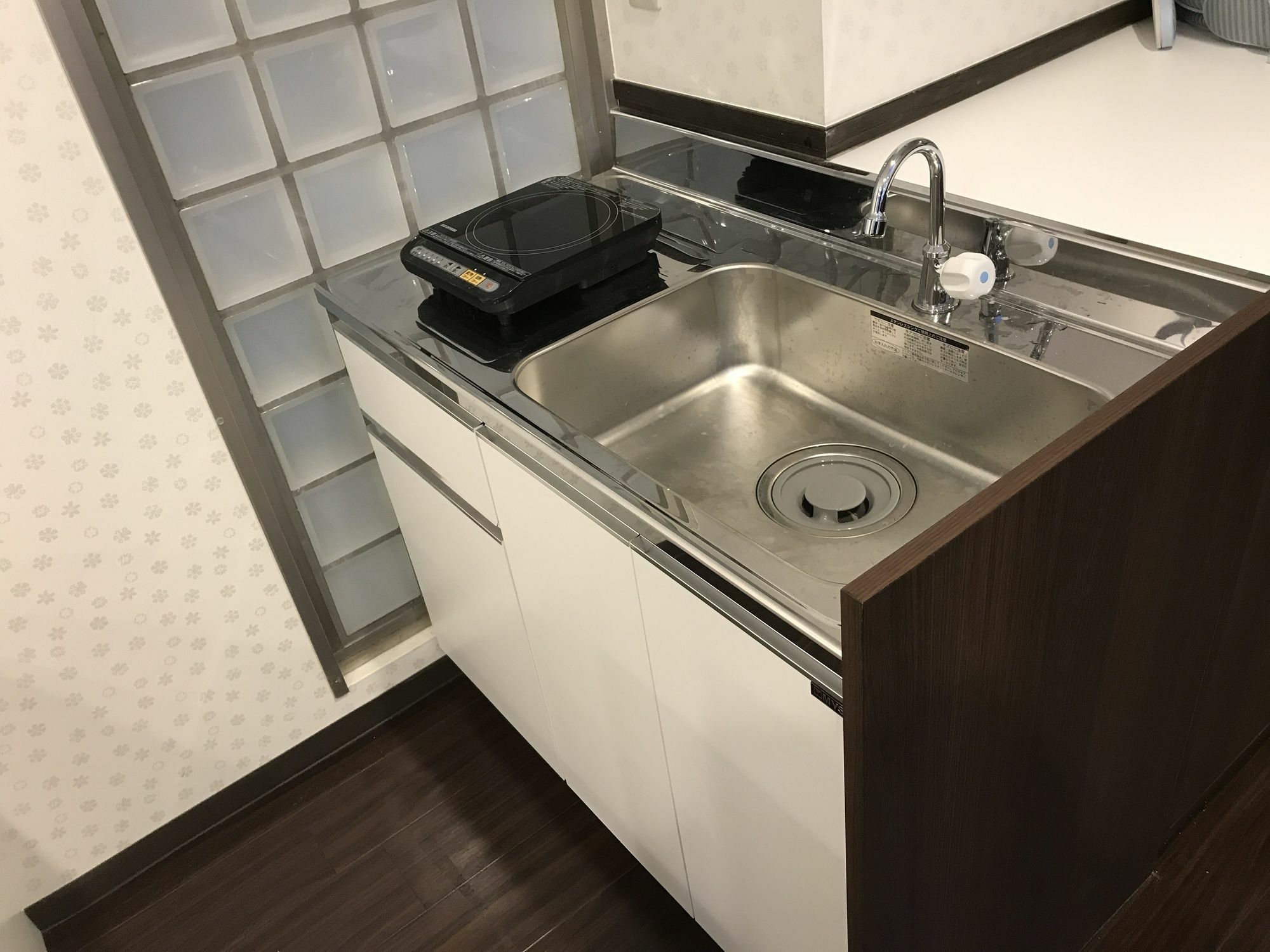 Kapselhotel Owl Nippori *