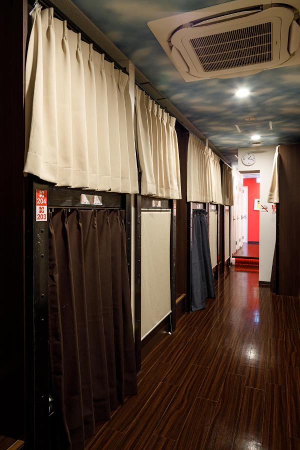 Kapselhotel Owl Nippori *