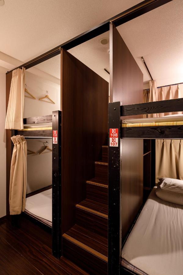 Kapselhotel Owl Nippori *